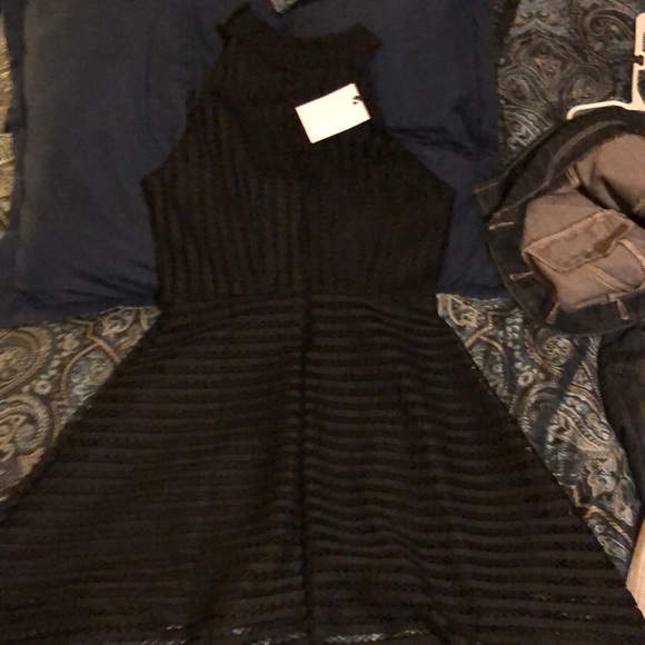 Dress - Picture 3 of 3